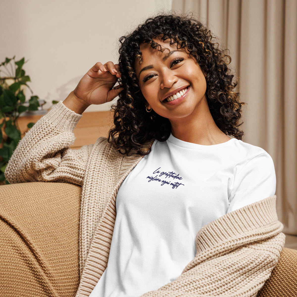 T-Shirt Relaxed Ricamata — La Gratitudine Migliora Ogni Outfit